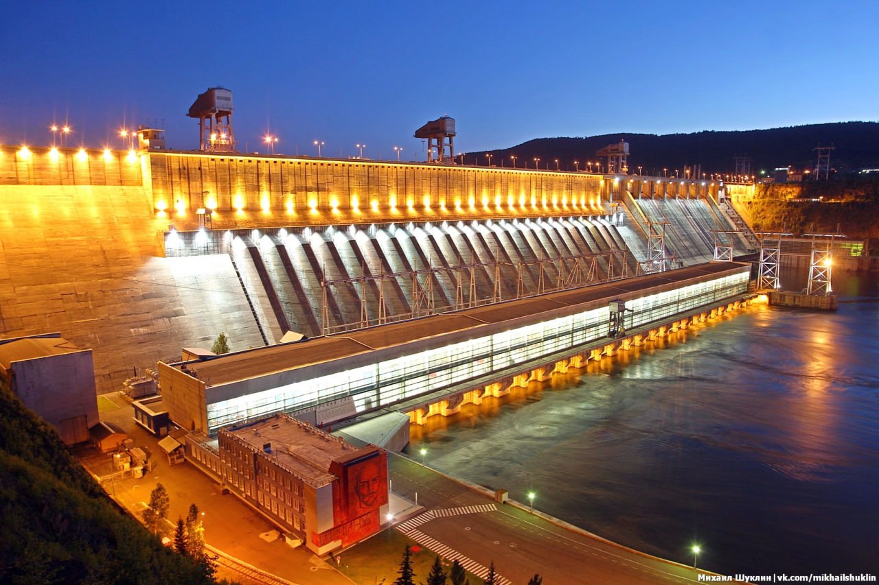 В честь Дня Весны и Труда на Красноярской ГЭС будет работать праздничная подсветка