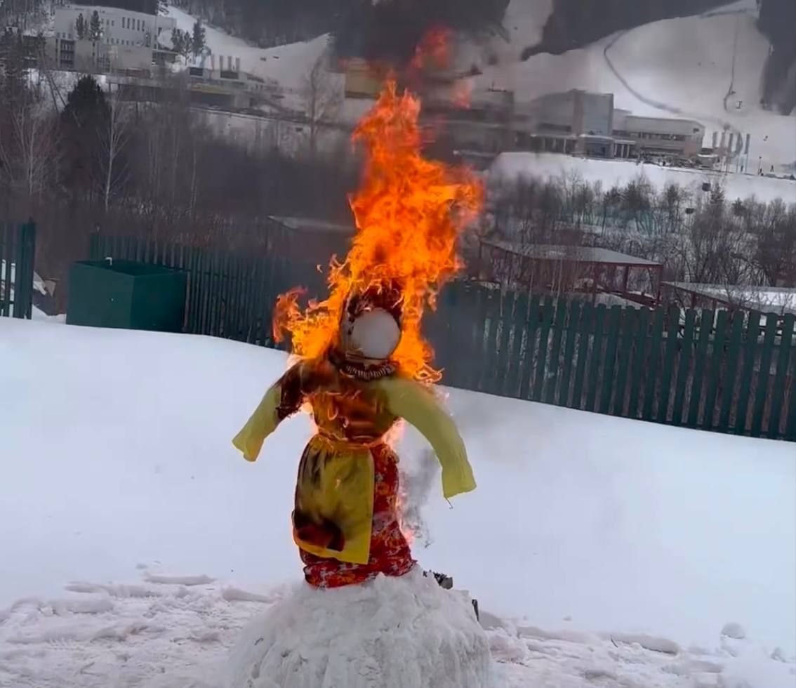 В Красноярске стартовала масленичная неделя