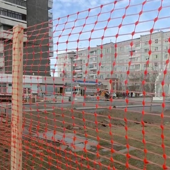 На Копылова начался ремонт фонтана​ и прилегающей территории