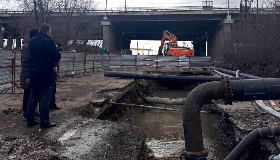 На улице Семафорной коммунальные службы заменят около 140 метров коллектора канализации