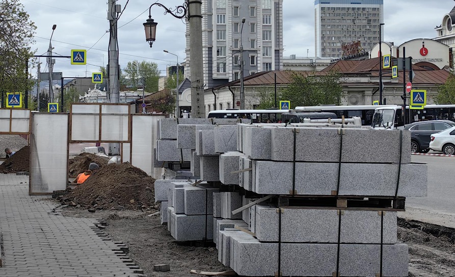 На Сурикова начались археологические работы